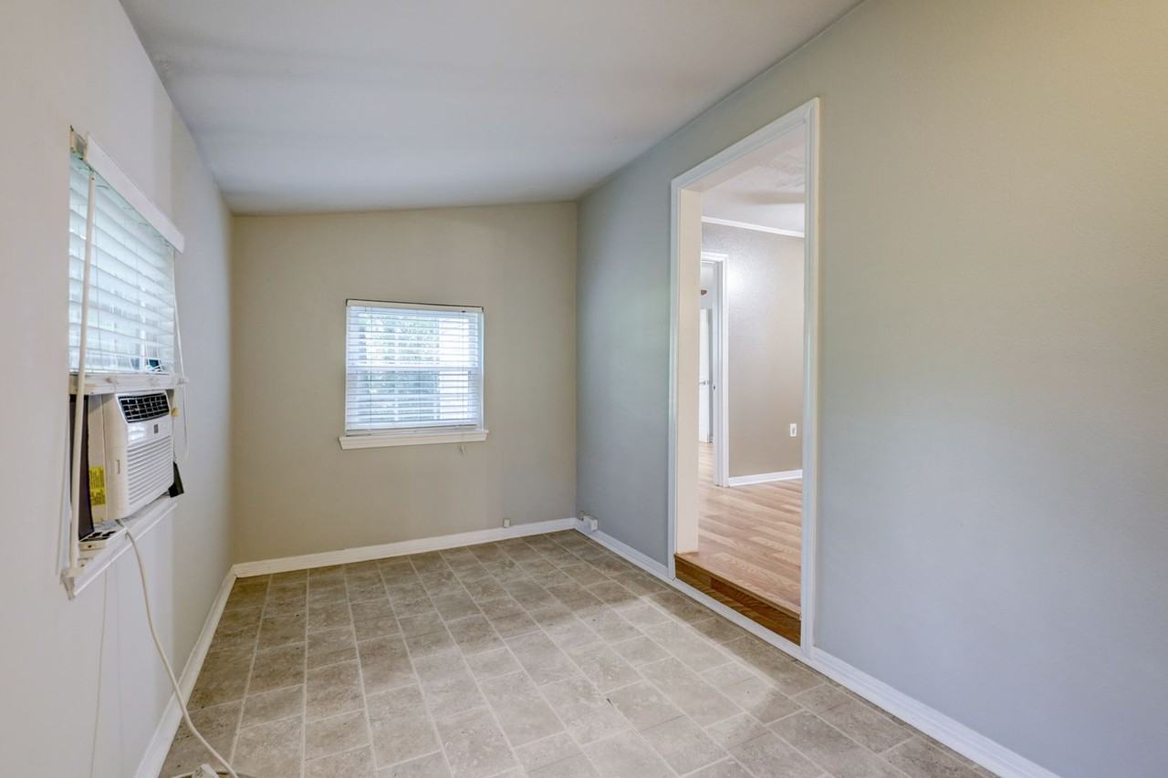 9193 Lucille Ln - Photo 7 of 32
