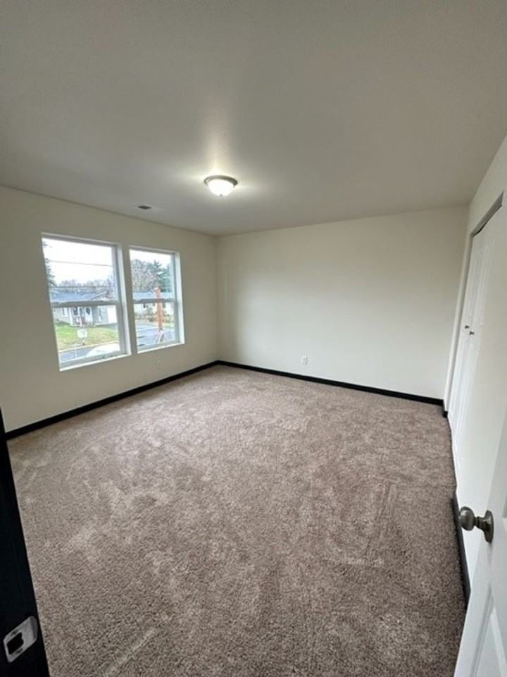 1515 Jefferson St Se - Photo 7 of 25