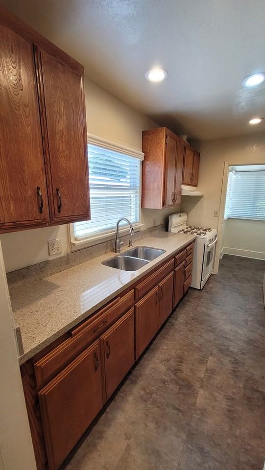 13211 Camilla St - Photo 7 of 16