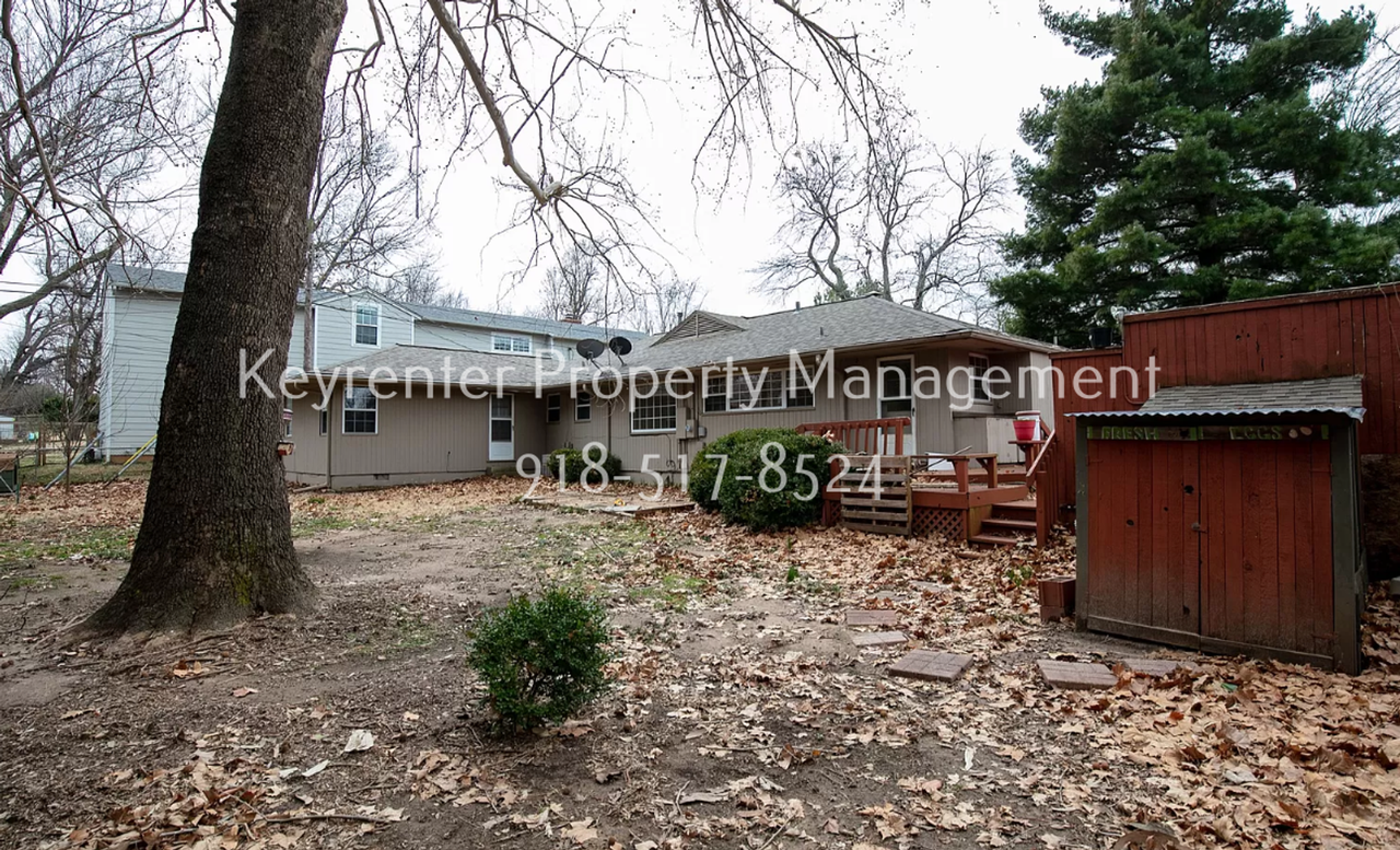 3325 S Yorktown Ave - Photo 2 of 2