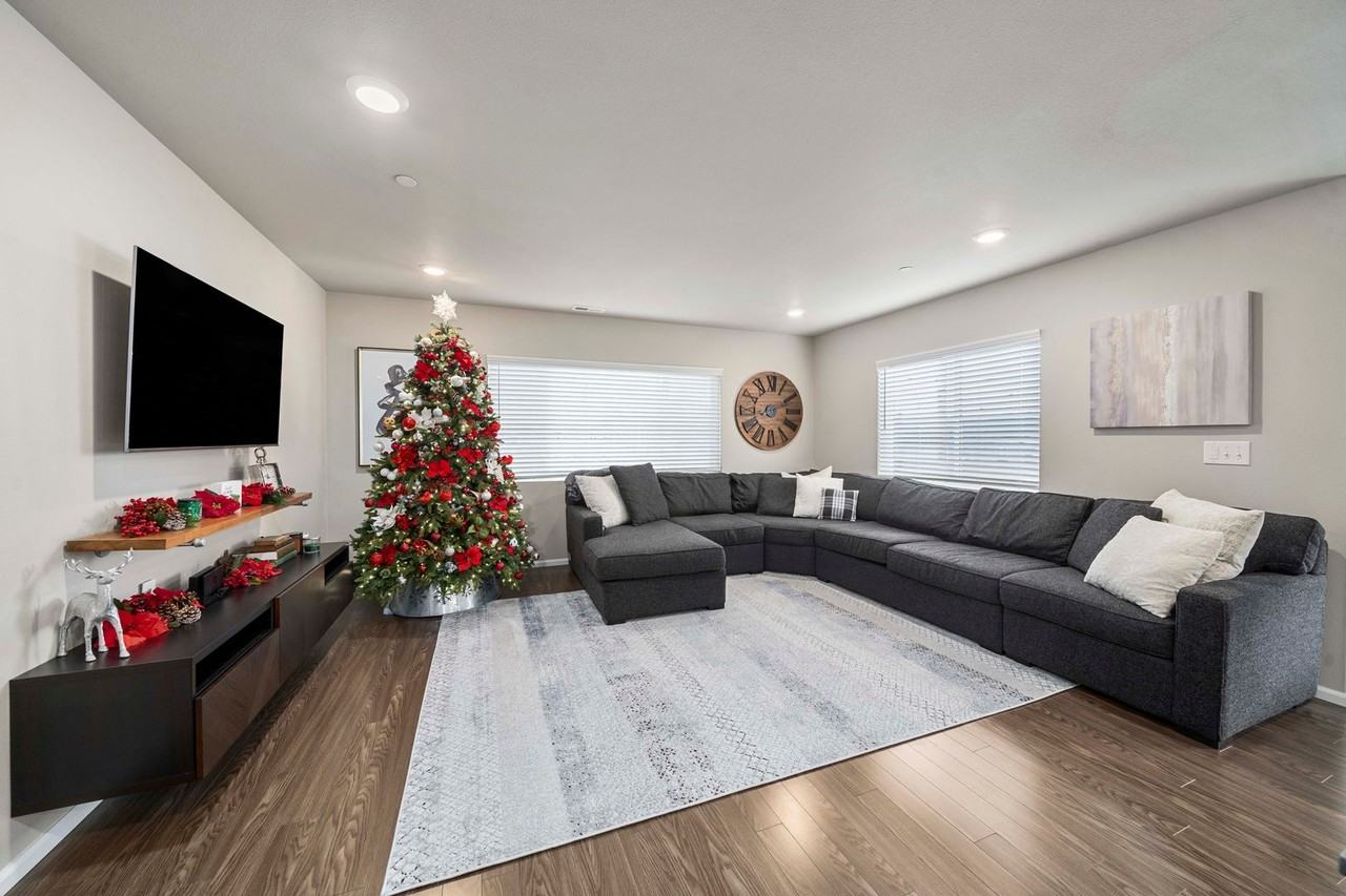 3348 Hoffman Hill Blvd - Photo 2 of 15