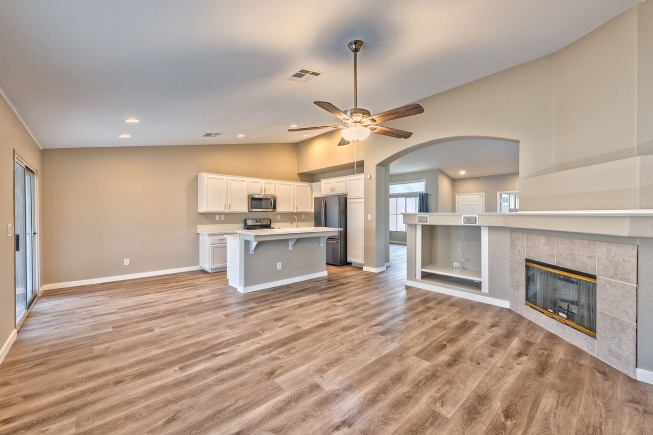 8880 Wallaby Ln - Photo 3 of 15
