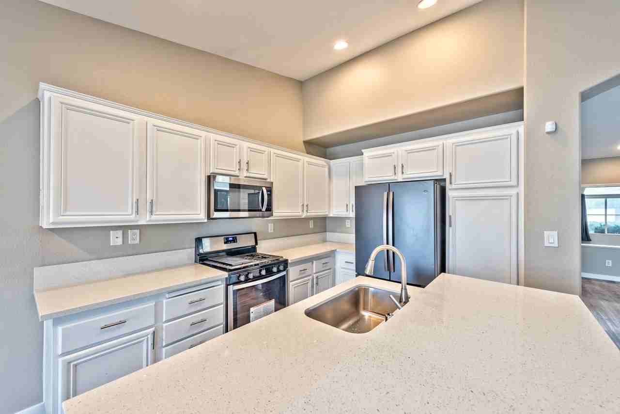 8880 Wallaby Ln - Photo 4 of 15