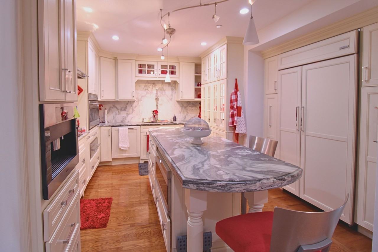 1 Beach Dr Se #1014 - Photo 5 of 30