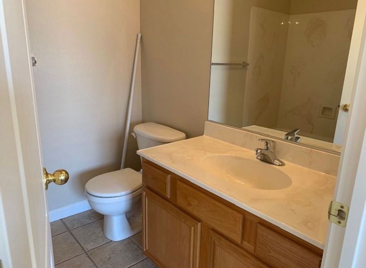 10180 Hampton Park Dr - Photo 2 of 9