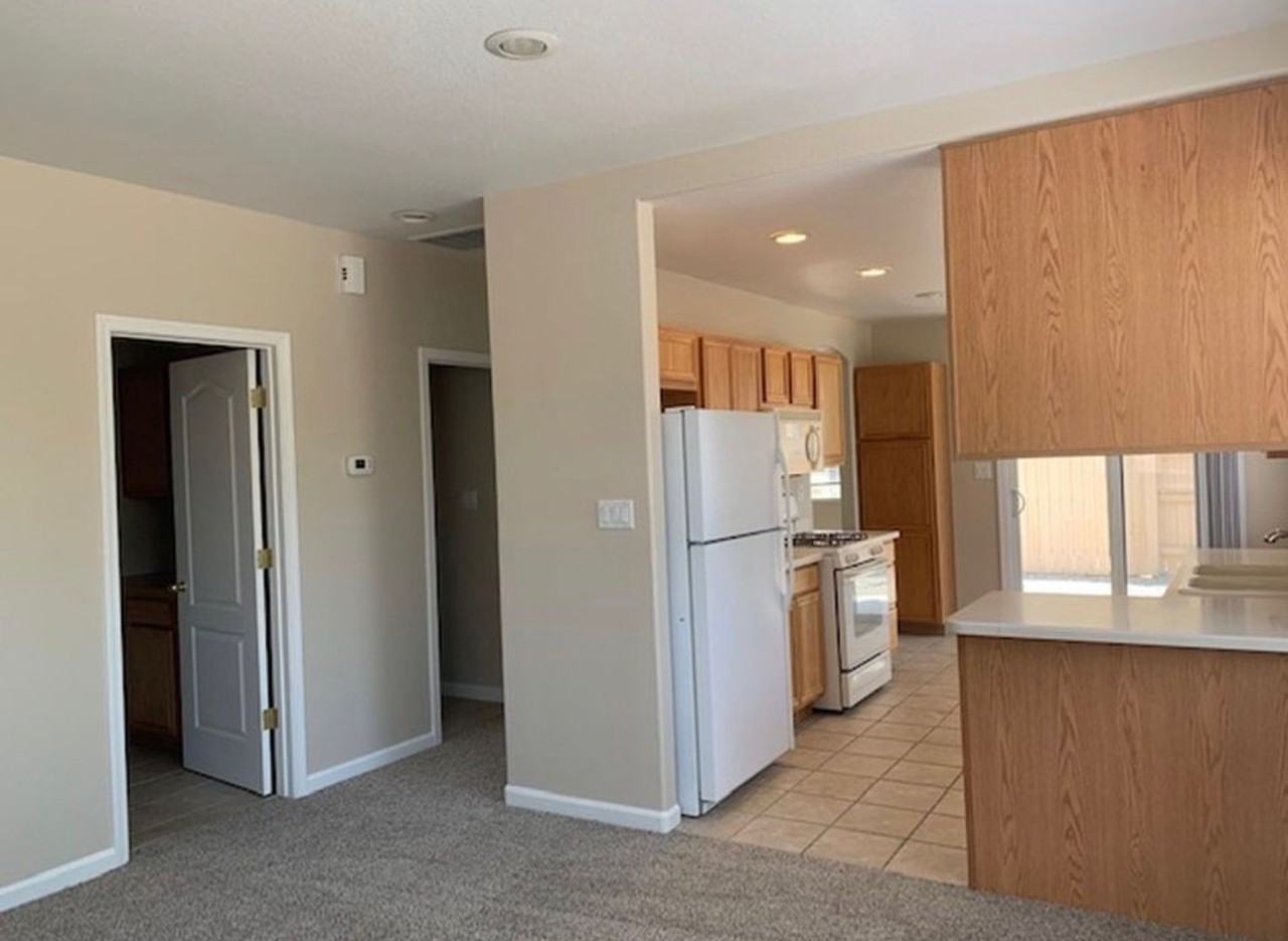 10180 Hampton Park Dr - Photo 6 of 9