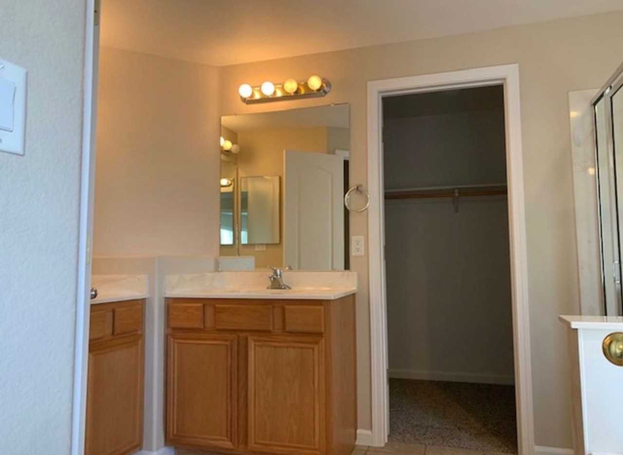 10180 Hampton Park Dr - Photo 7 of 9