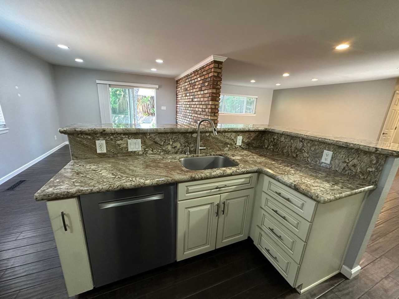 1625 Geary St - Photo 2 of 23
