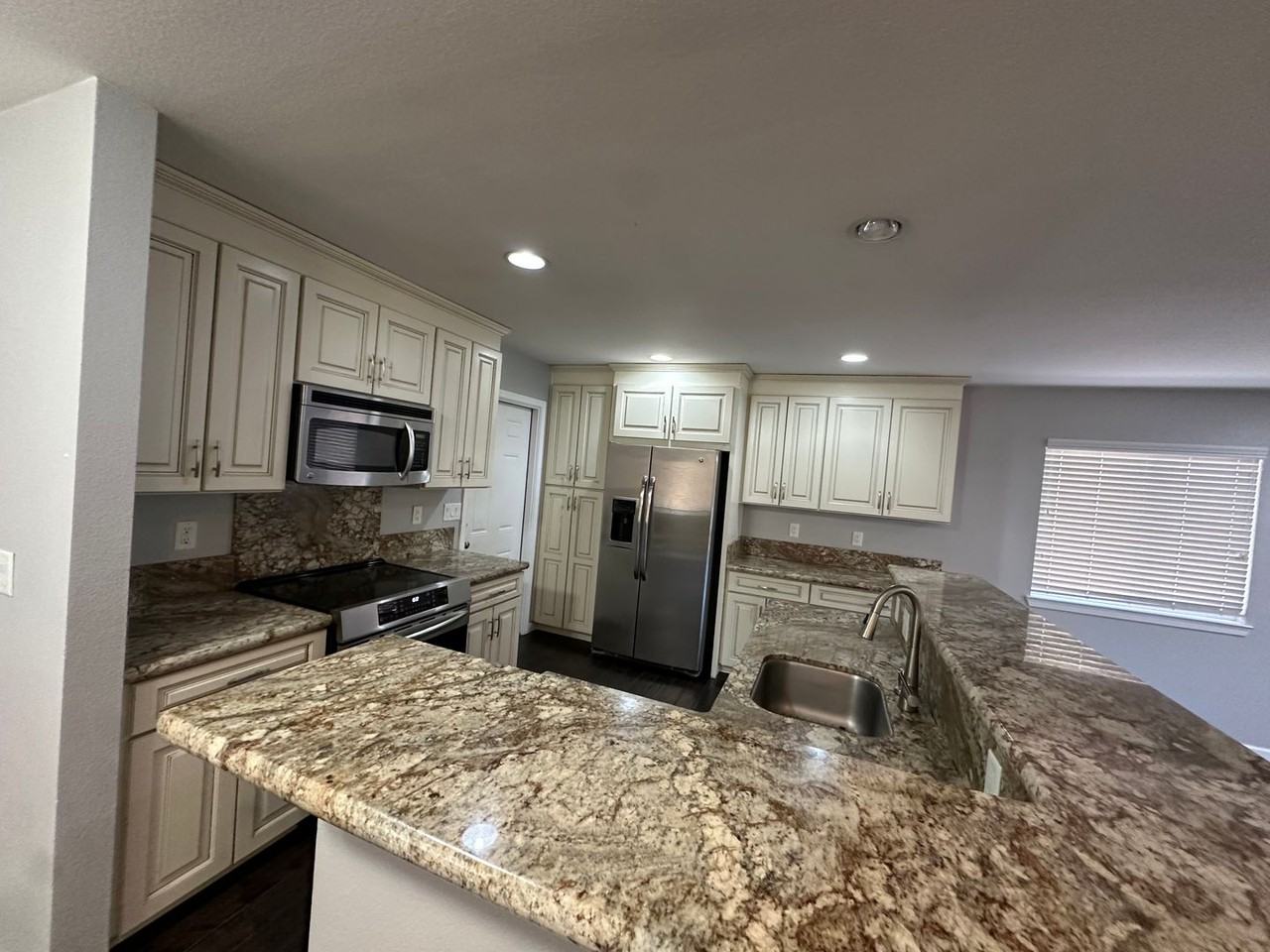 1625 Geary St - Photo 5 of 23