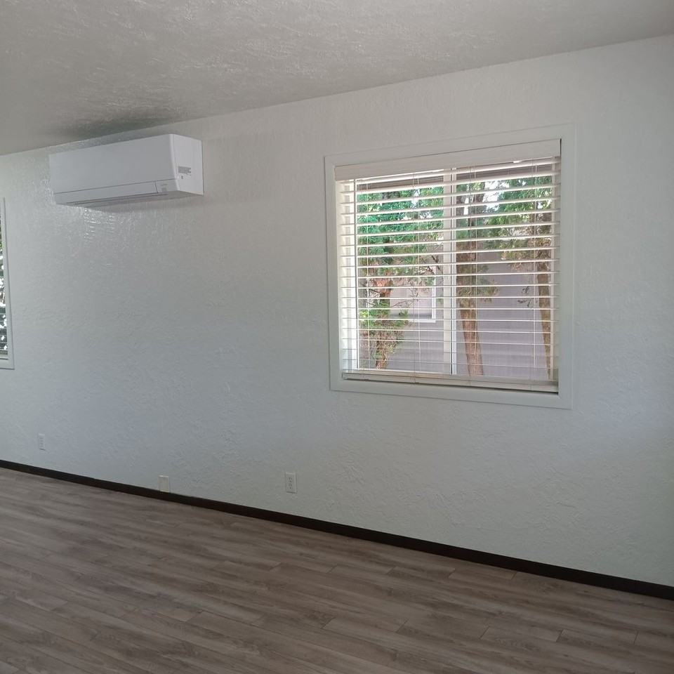 362 N 2nd St - Photo 3 of 36
