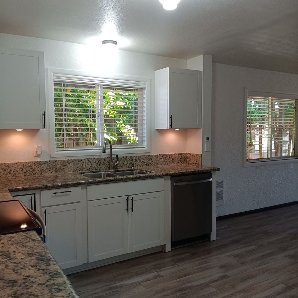 362 N 2nd St - Photo 5 of 36