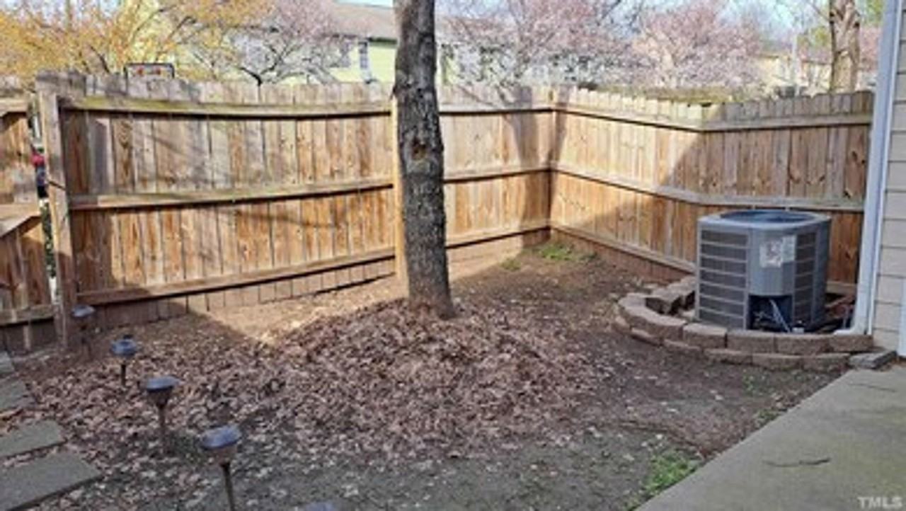 4411 Log Cabin Dr - Photo 3 of 23