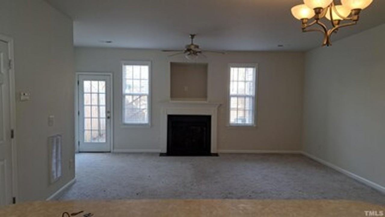 4411 Log Cabin Dr - Photo 4 of 23