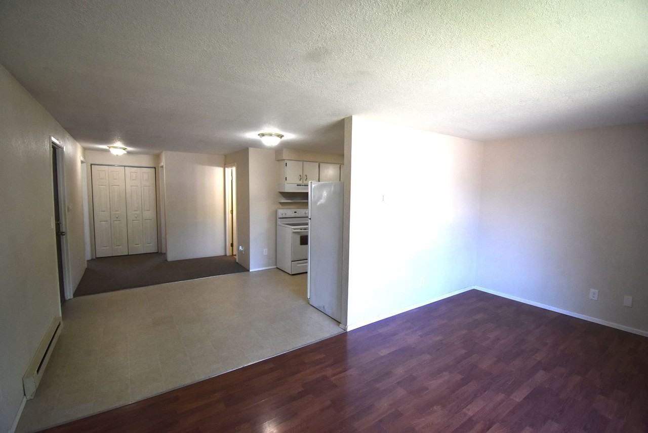 750 Walker Rd - Photo 4 of 14