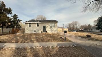featured image of 3040 Garland Ter