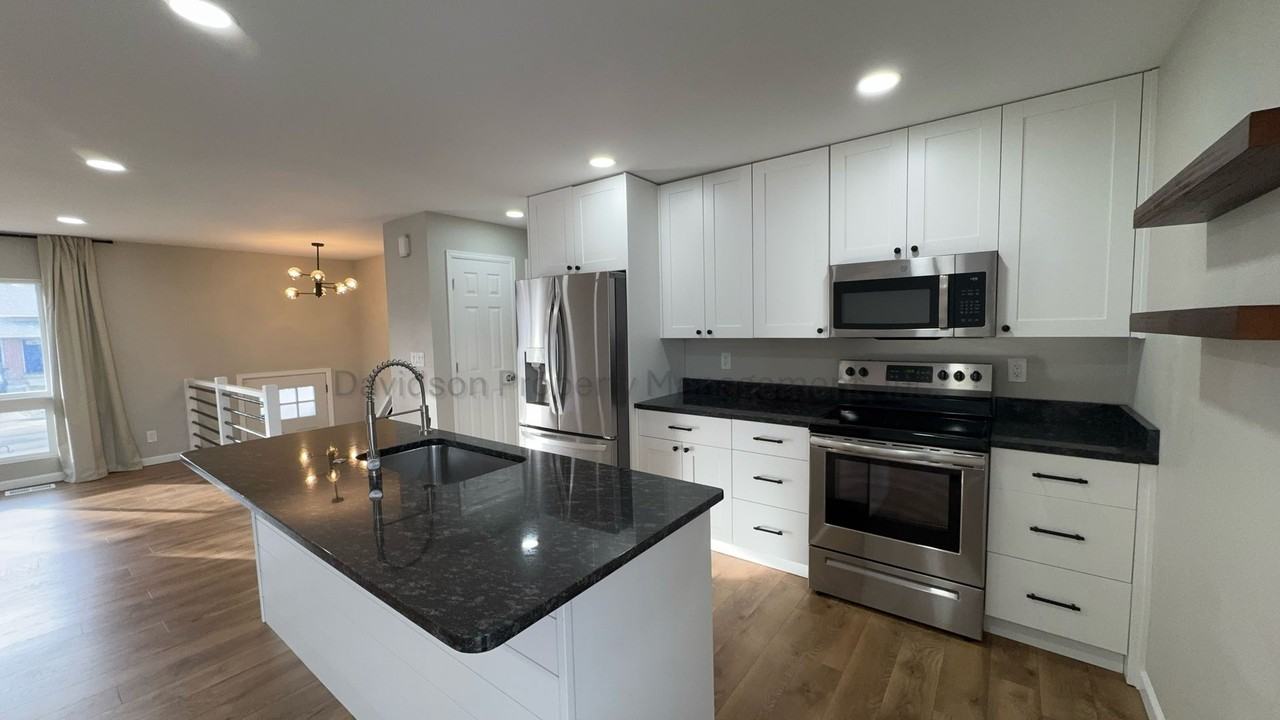 3040 Garland Ter - Photo 5 of 19