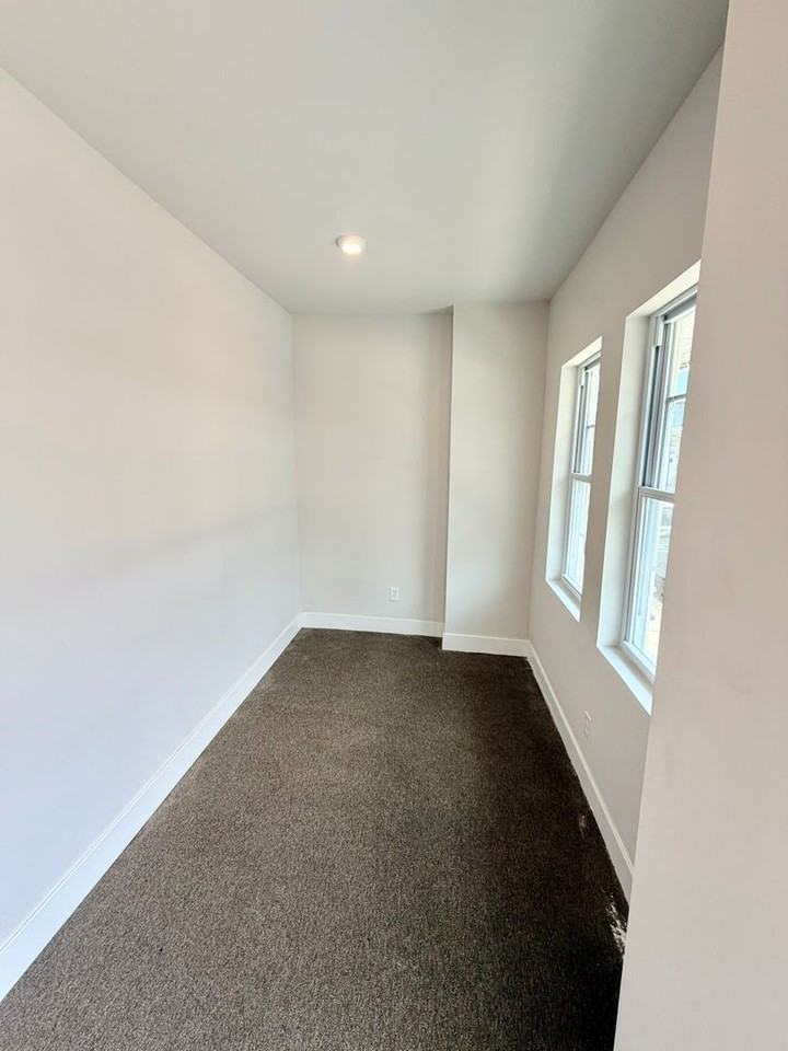 2073 Pickwick St - Photo 6 of 15