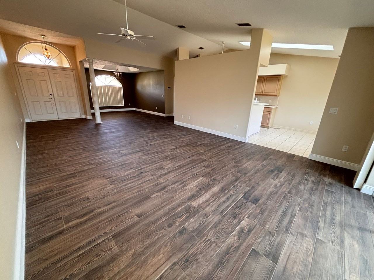 20 Clarendon Ct N - Photo 7 of 40