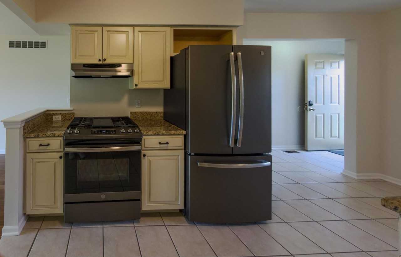 11575 Lynhurst Dr - Photo 2 of 27