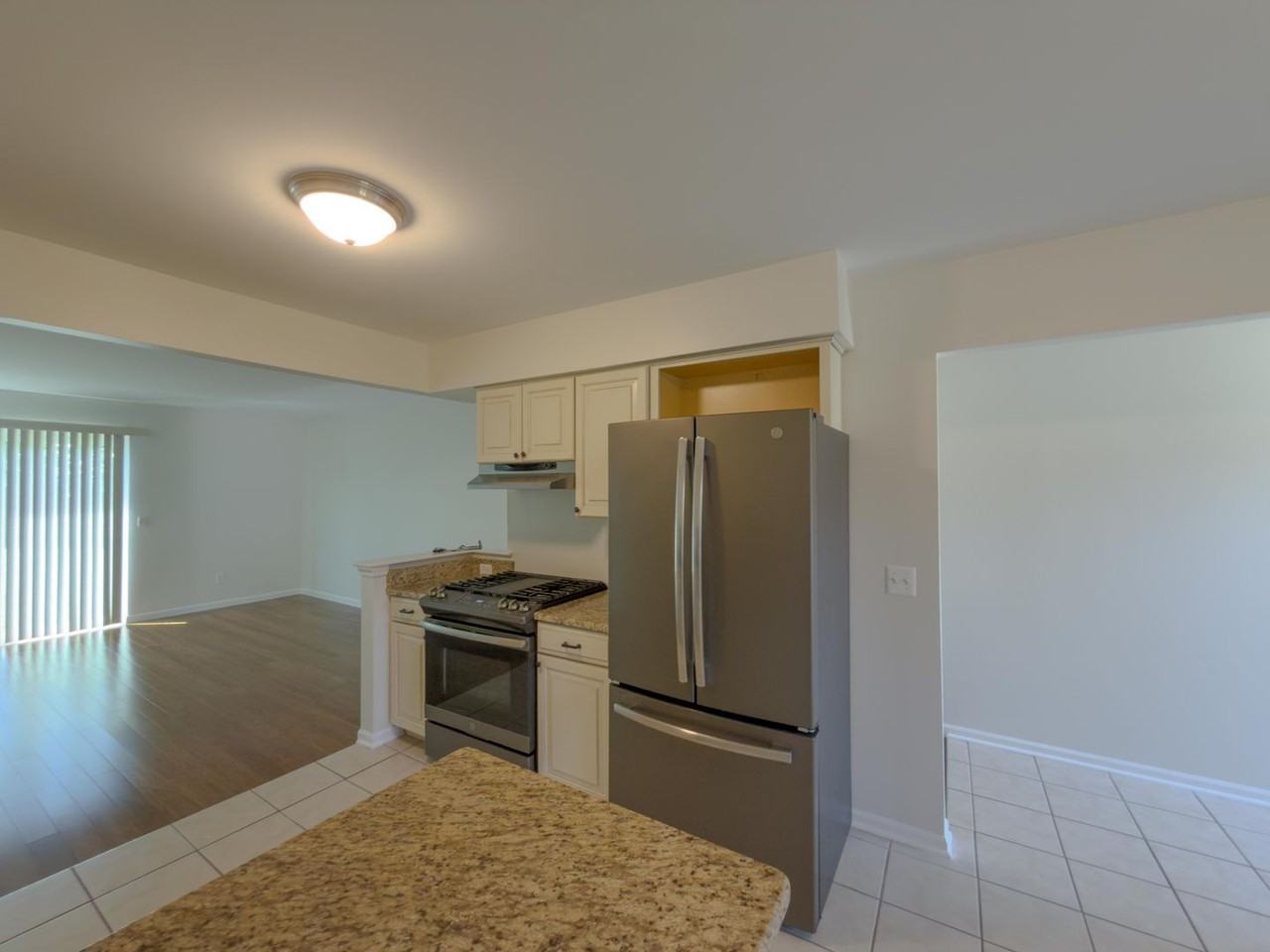 11575 Lynhurst Dr - Photo 4 of 27