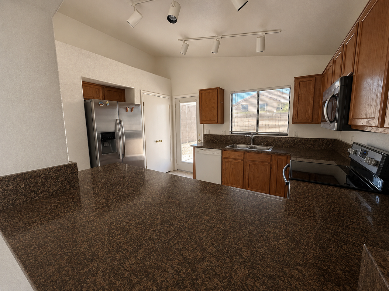 3235 E Hononegh Dr - Photo 3 of 12