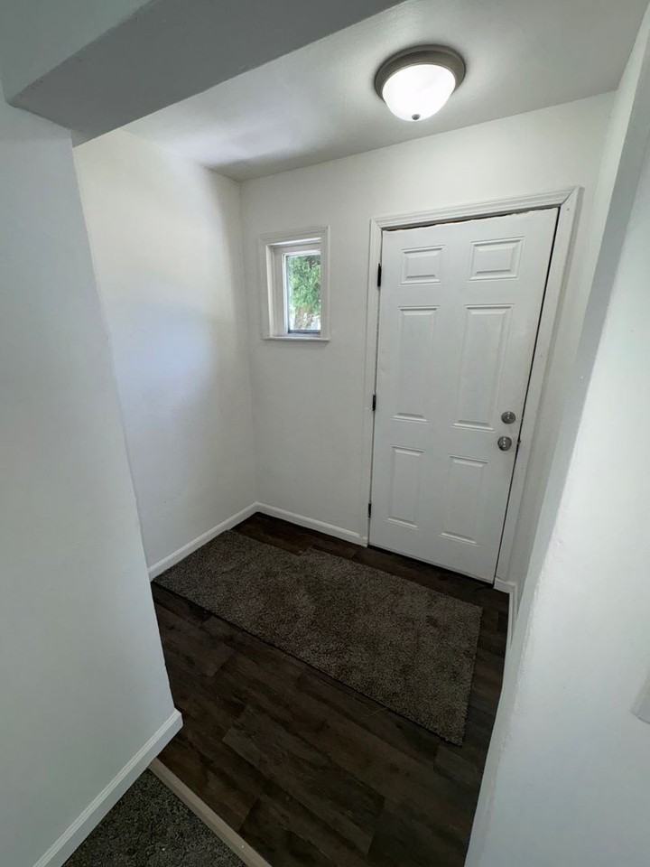 307 Center St - Photo 2 of 11