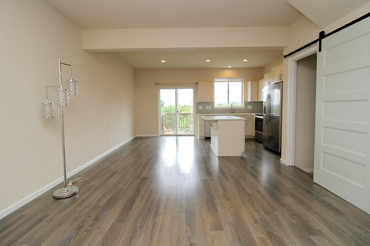 15586 Se Vivian Way - Photo 4 of 31