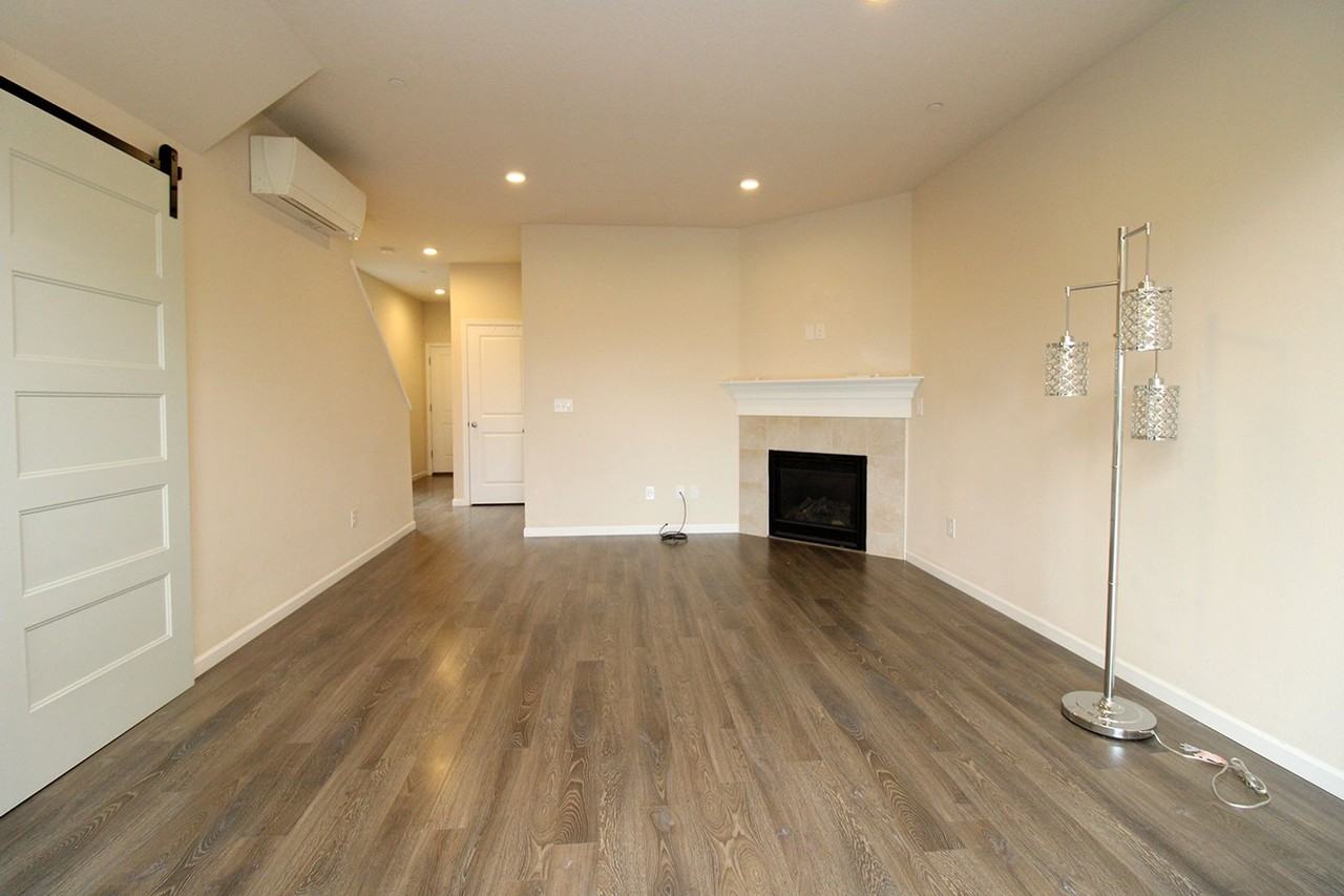 15586 Se Vivian Way - Photo 5 of 31