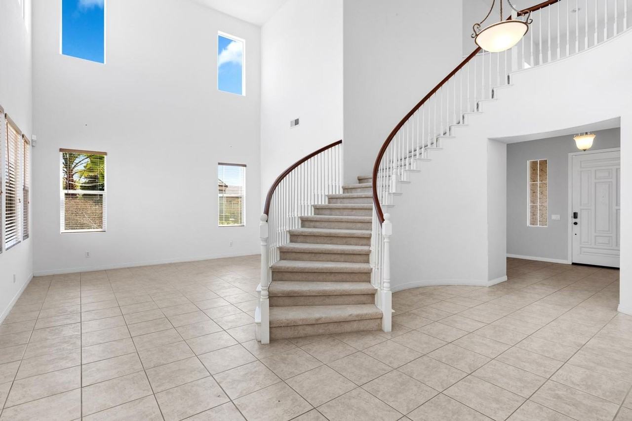 1752 Brighton Hill Ct - Photo 7 of 50