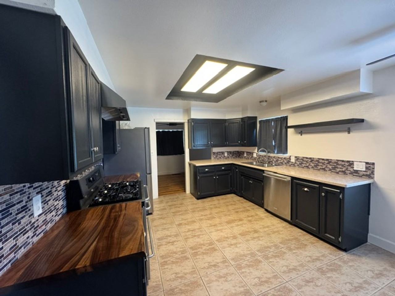 1030 W 1st Ave - Photo 2 of 40