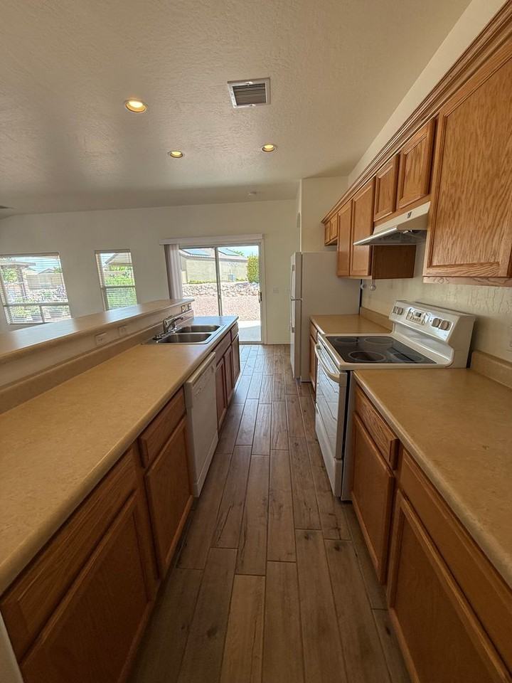 5020 E Sage Springs Dr - Photo 4 of 15
