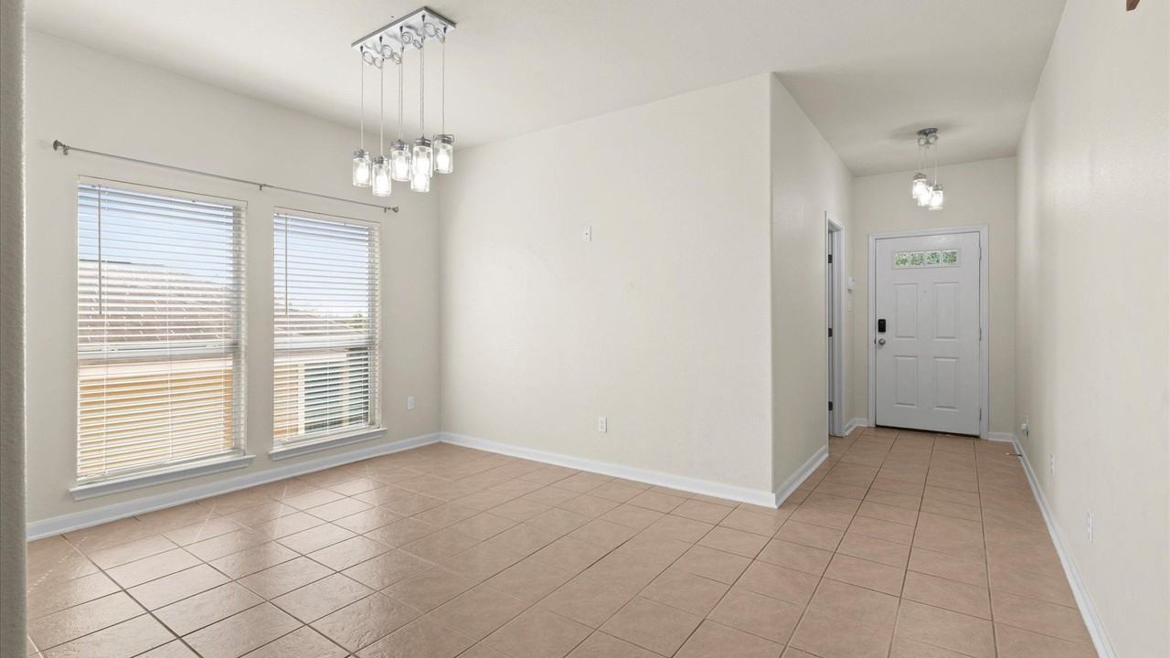 6730 Nora Vista Way - Photo 4 of 21