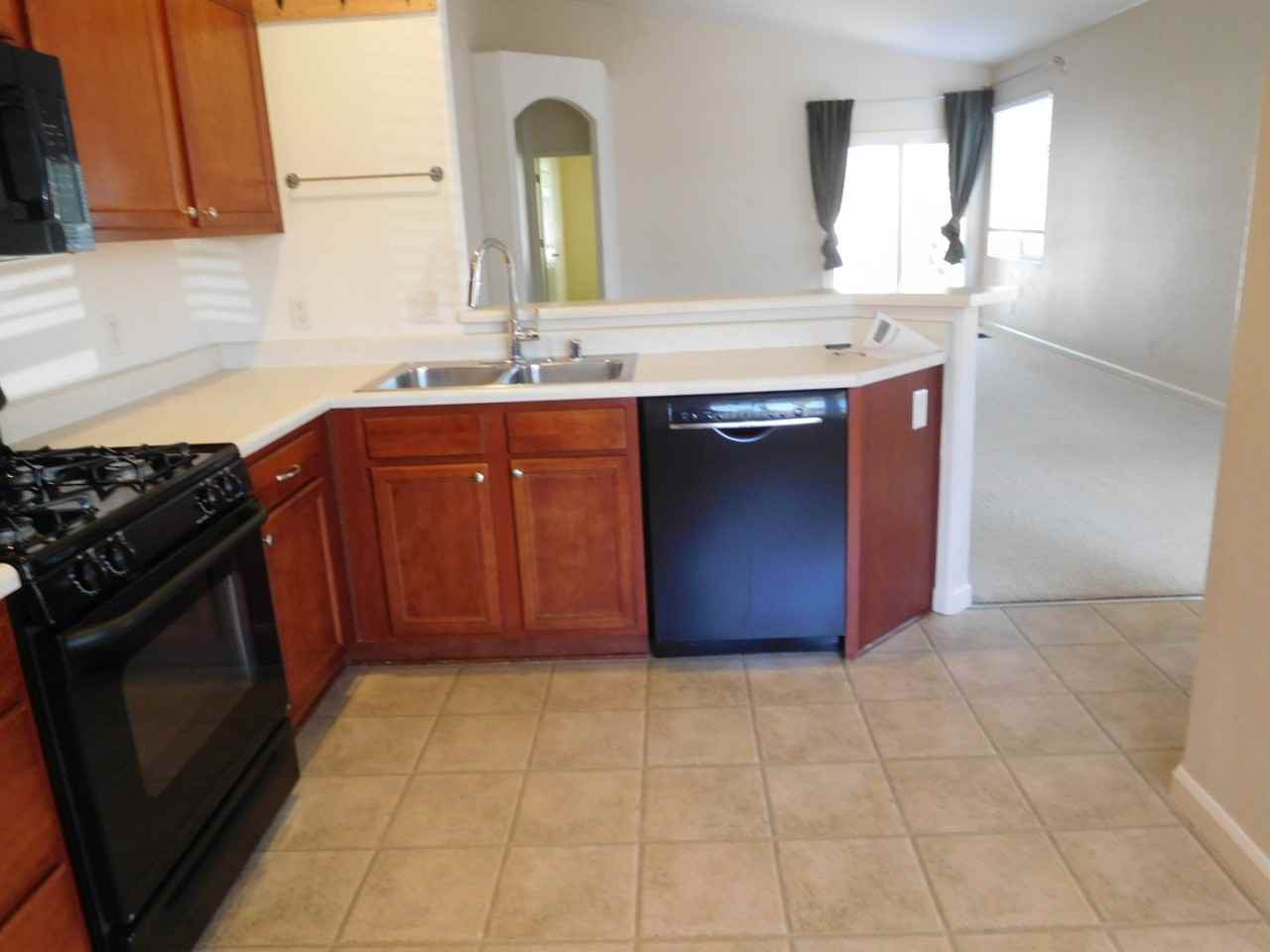 2055 Baxter Village Dr - Photo 5 of 22