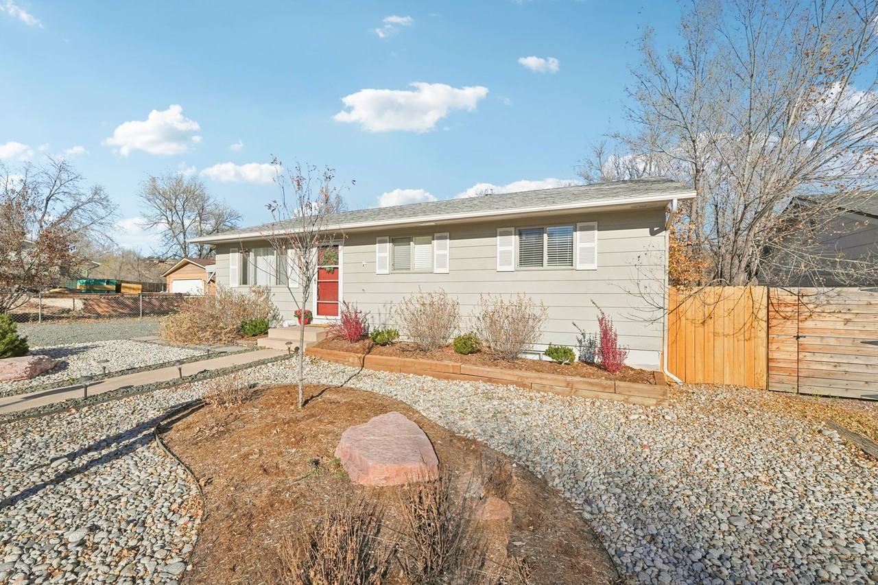 1235 Tonka Ave - Photo 4 of 35