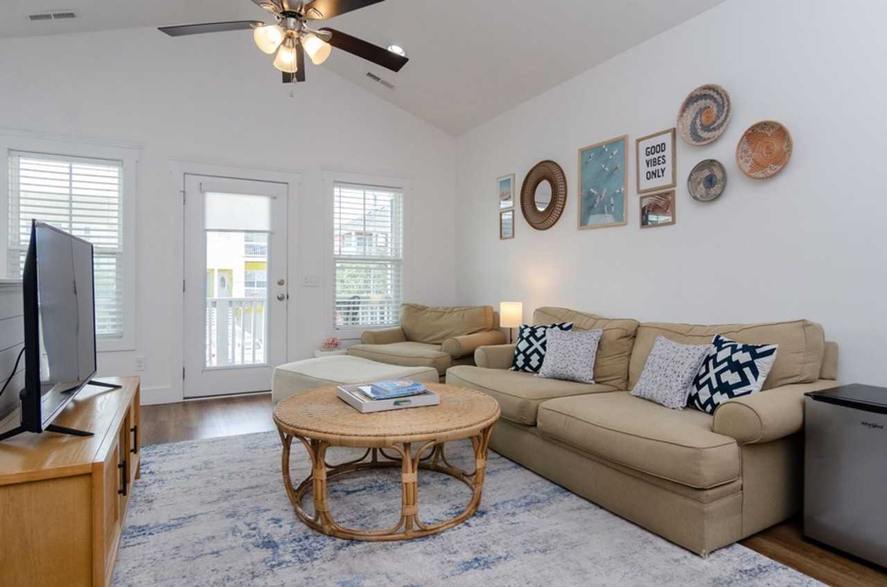 1511 Snapper Ln #2 - Photo 4 of 37