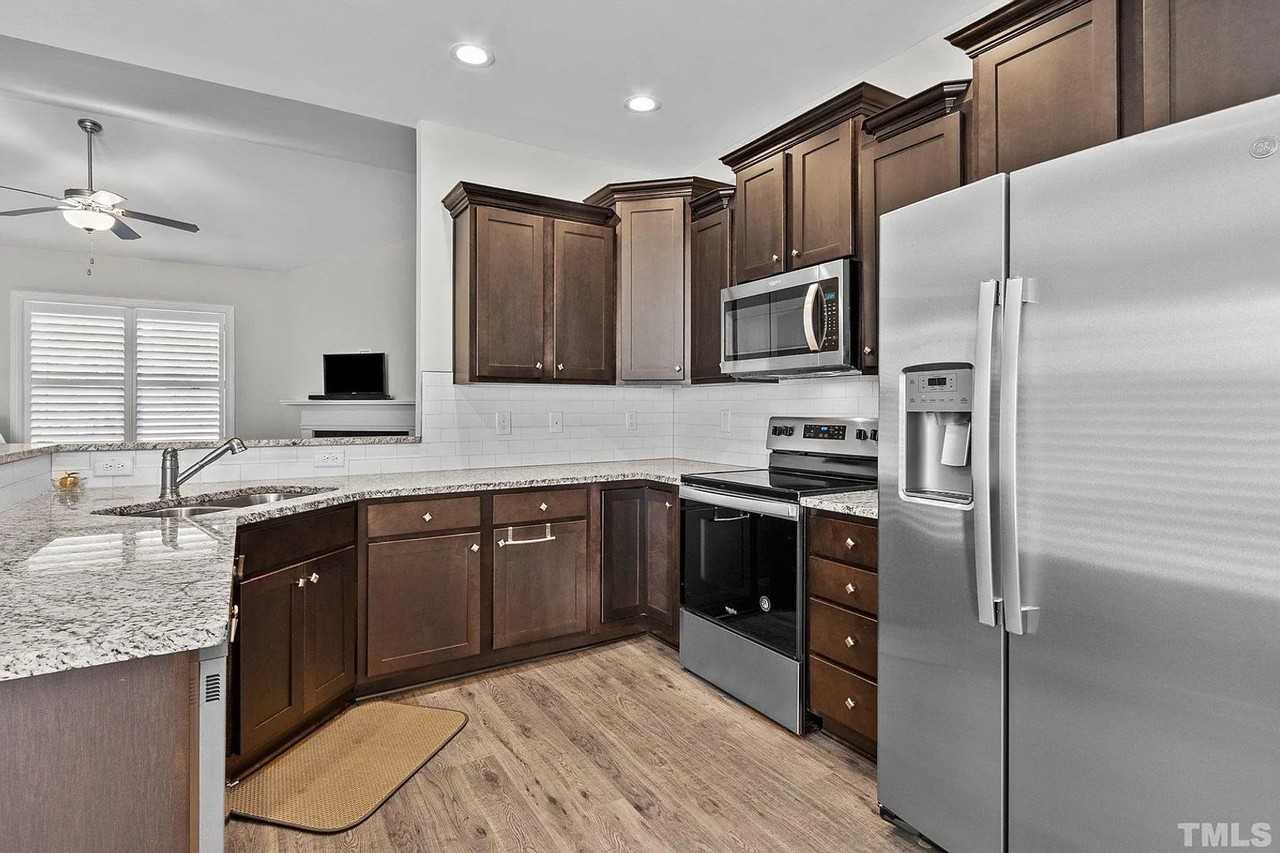119 Aviemore Ln - Photo 2 of 36