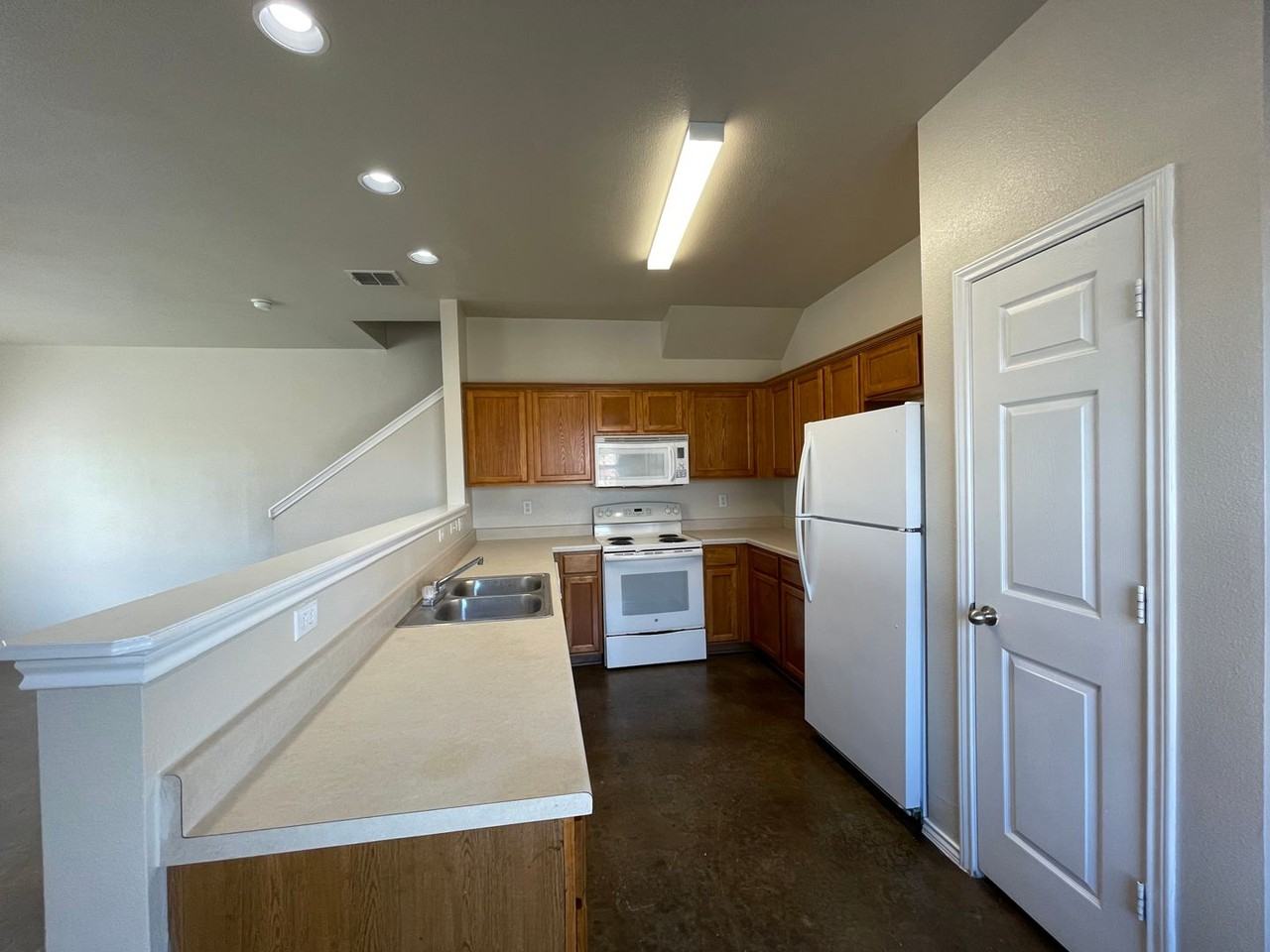 5730 Golf Hts #1 - Photo 5 of 22