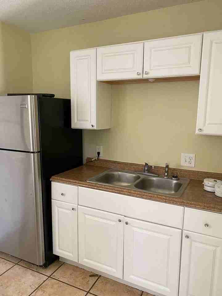 624 W 2nd St - Photo 5 of 15