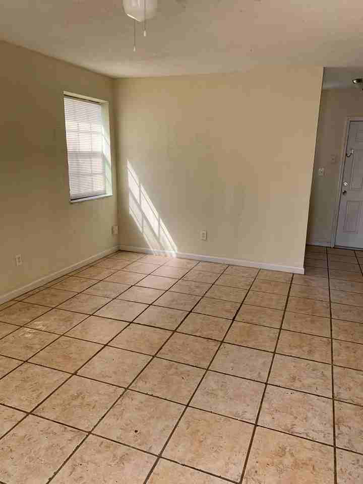 624 W 2nd St - Photo 6 of 15