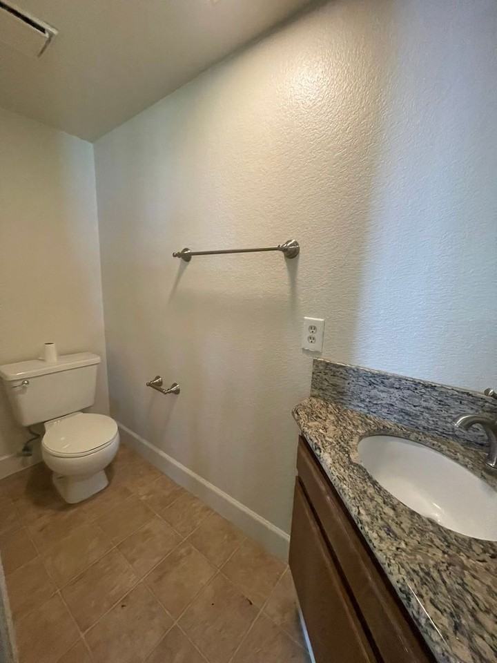 9270 Emerald Crest Dr - Photo 5 of 15