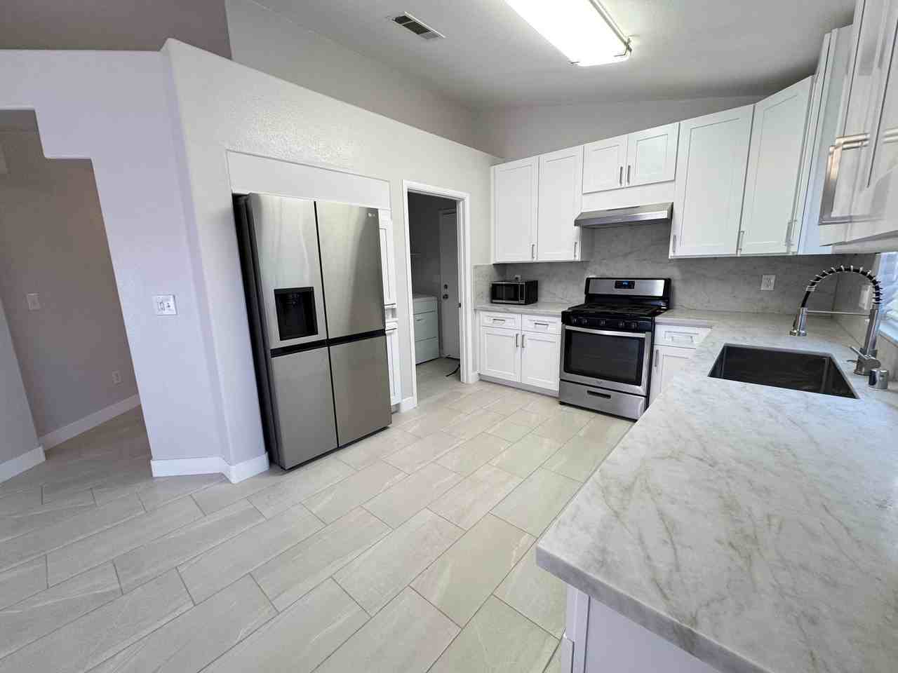 9180 Sparklewood Ct - Photo 2 of 27