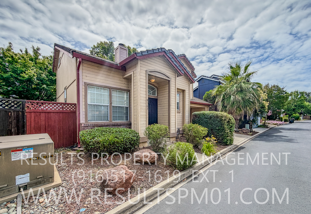 9567 S Coast Ln - Photo 2 of 33