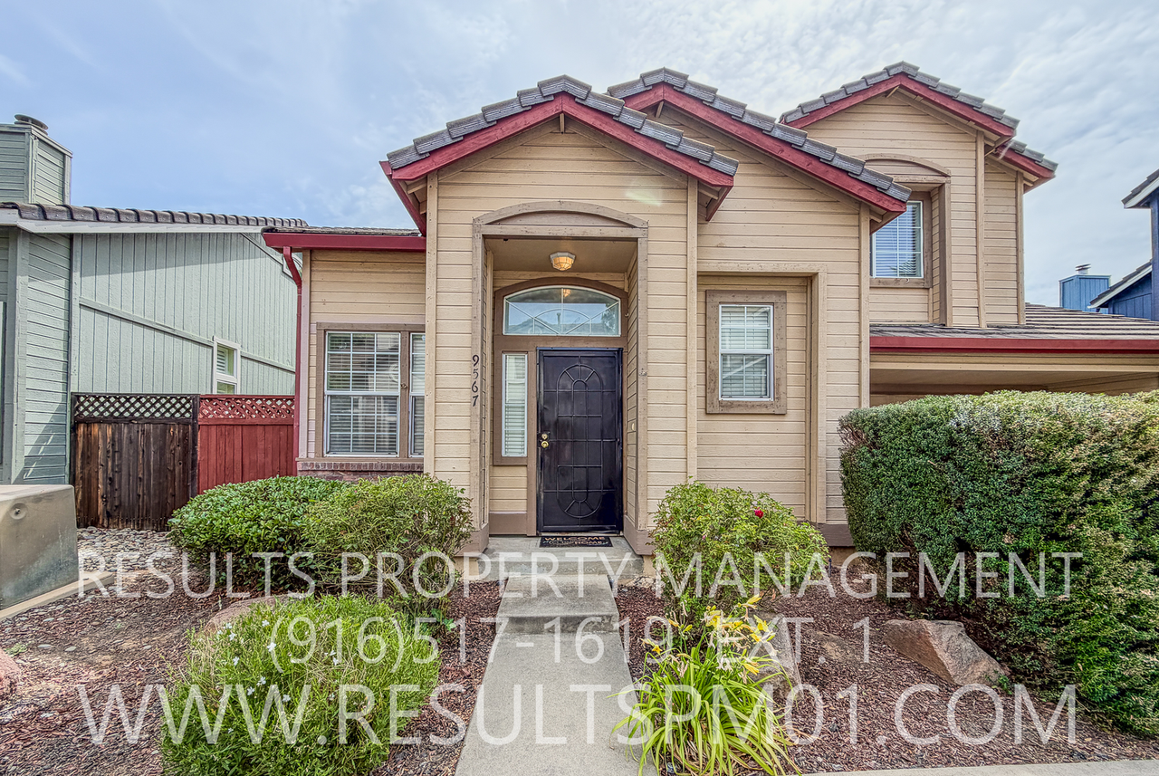 9567 S Coast Ln - Photo 4 of 33
