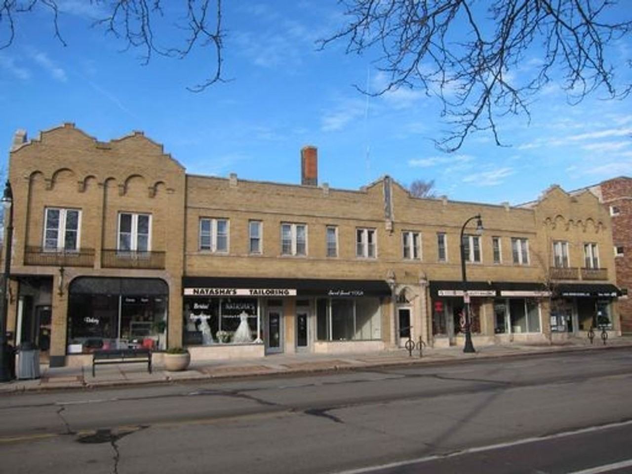 3807 N Oakland Ave #08