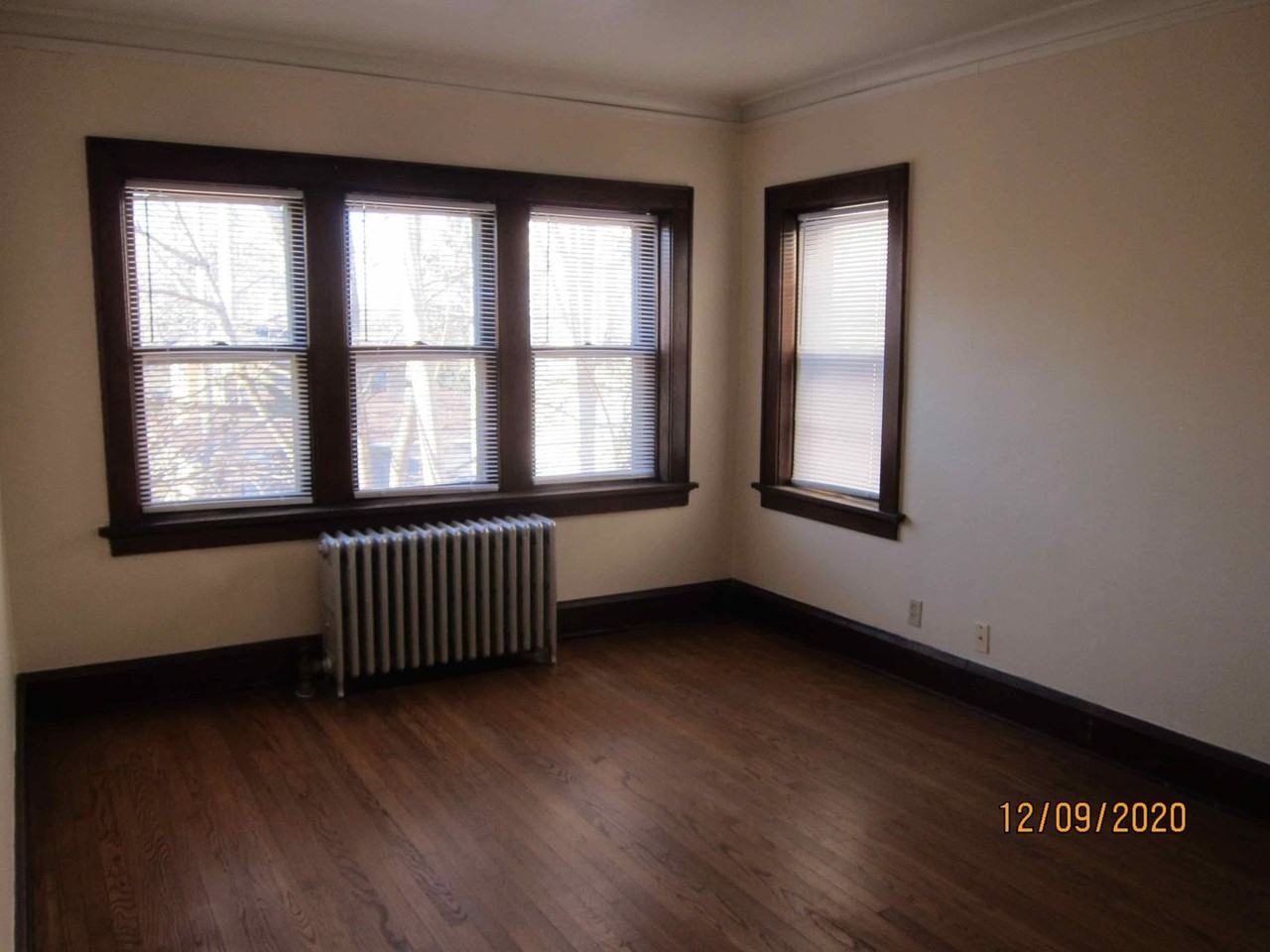 3807 N Oakland Ave #08 - Photo 2 of 14