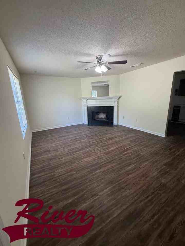 2929 Wakefield Ct - Photo 4 of 14