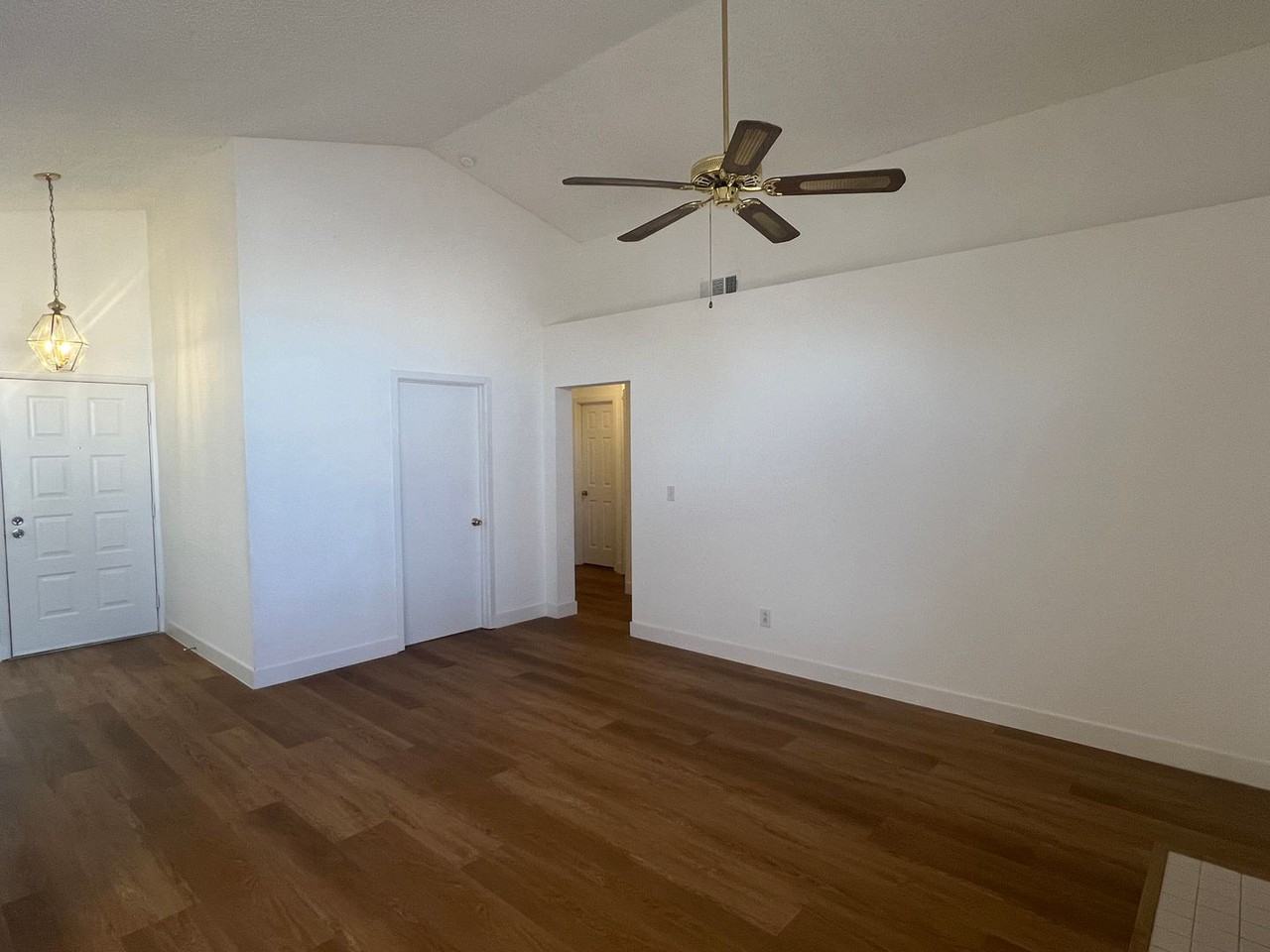 1309 Goldenglow Rd - Photo 5 of 14