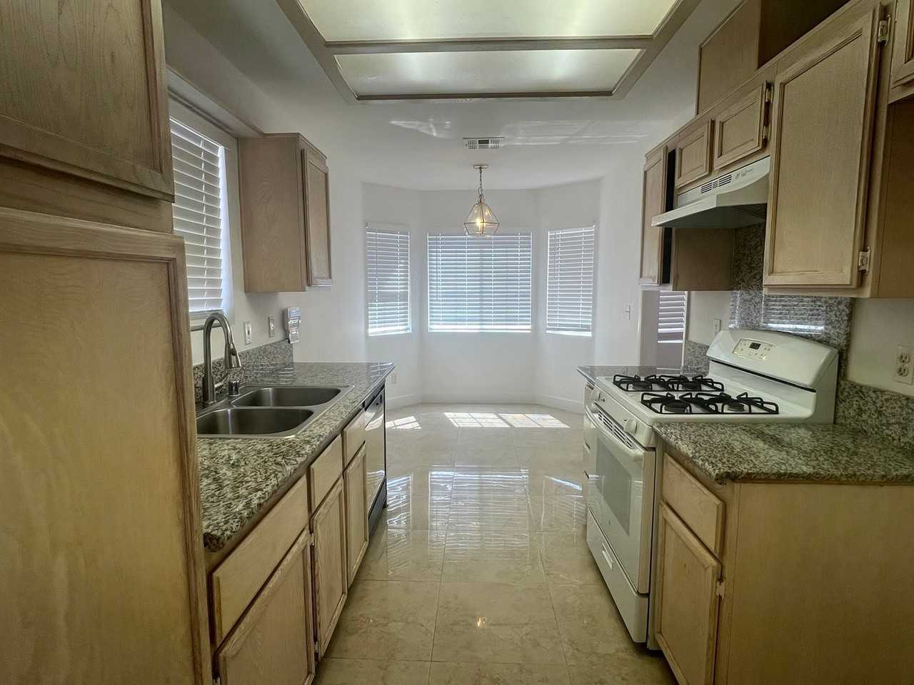1309 Goldenglow Rd - Photo 6 of 14