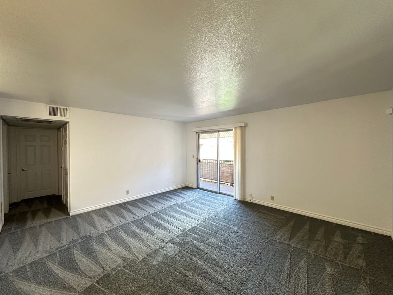 4340 Sandy River Dr #84 - Photo 5 of 12