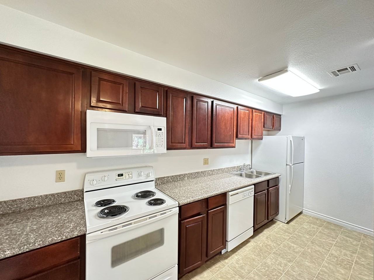 4340 Sandy River Dr #84 - Photo 7 of 12